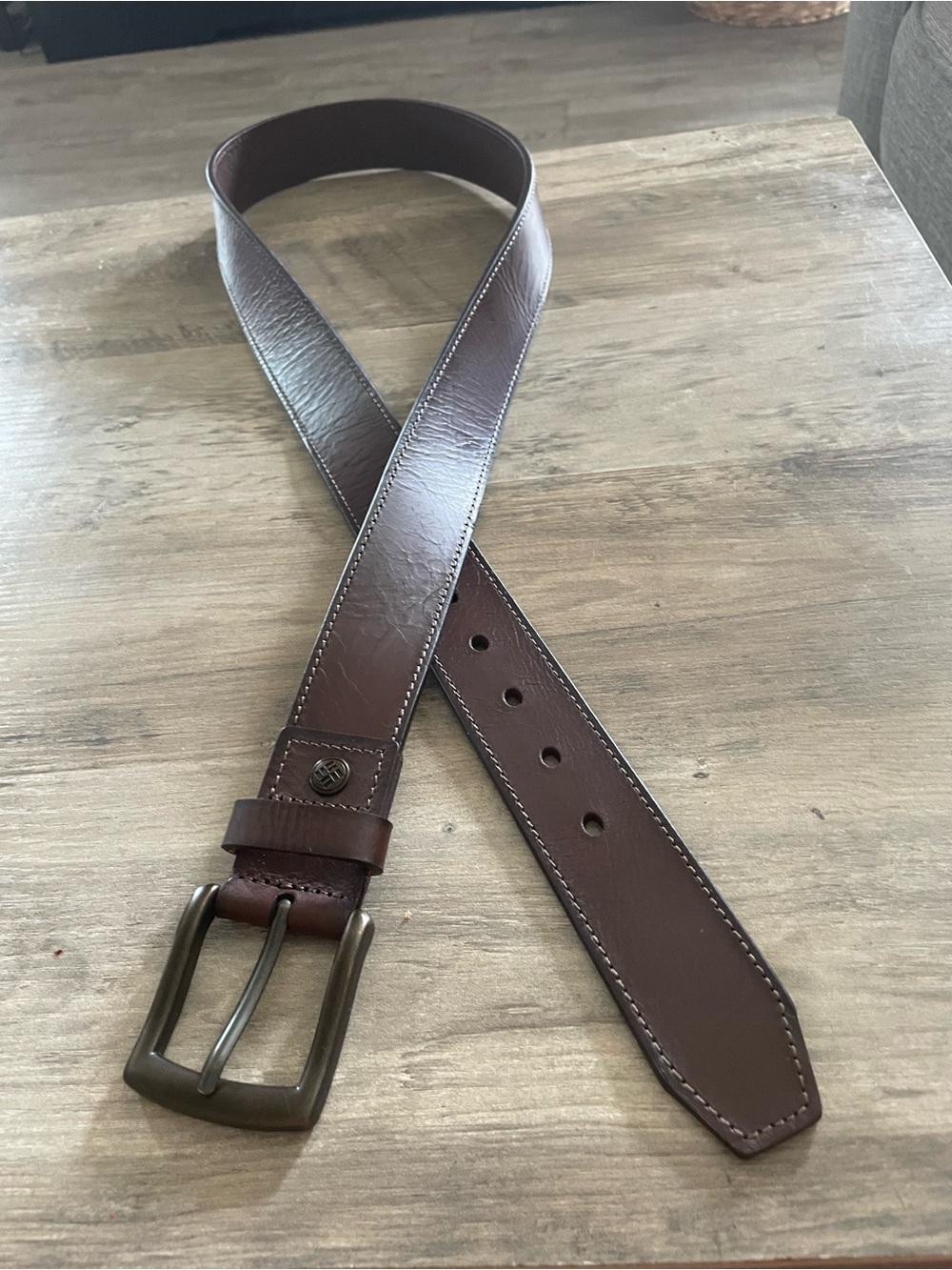 Columbia Men’s 38/40 Brown Leather Belt w Square brass buckle